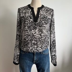 Kenneth Cole Select - Black & White V-Neck Blouse